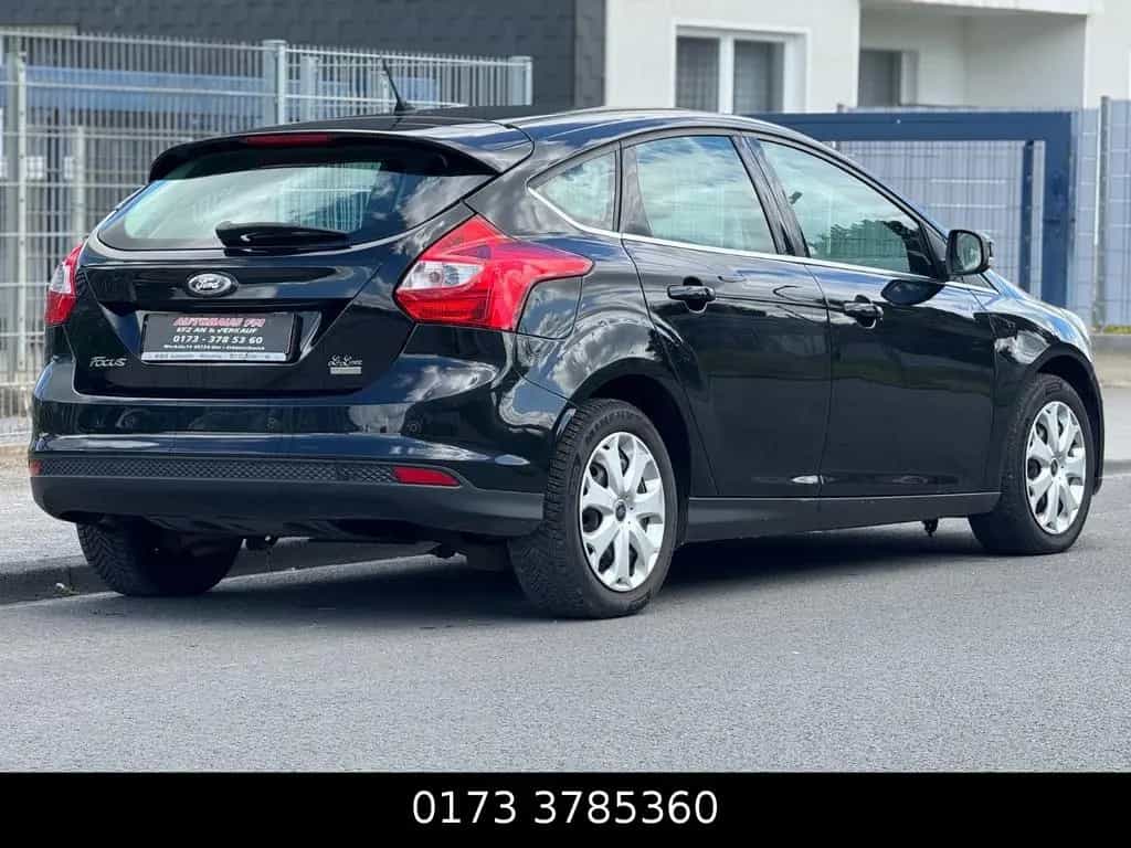 Ford Focus Lim. Titanium*KLIMA*SHZ*PDC*TÜV 07/2013-photo-3