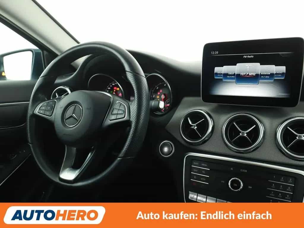 Mercedes-Benz GLA-Class 220 d 4Matic Urban Aut.*NAV*TEMP*PDC*SHZ*AHK 07/2019-photo-12