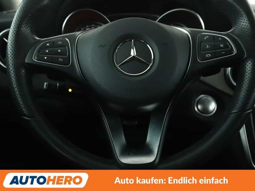 Mercedes-Benz GLA-Class 220 d 4Matic Urban Aut.*NAV*TEMP*PDC*SHZ*AHK 07/2019-photo-18