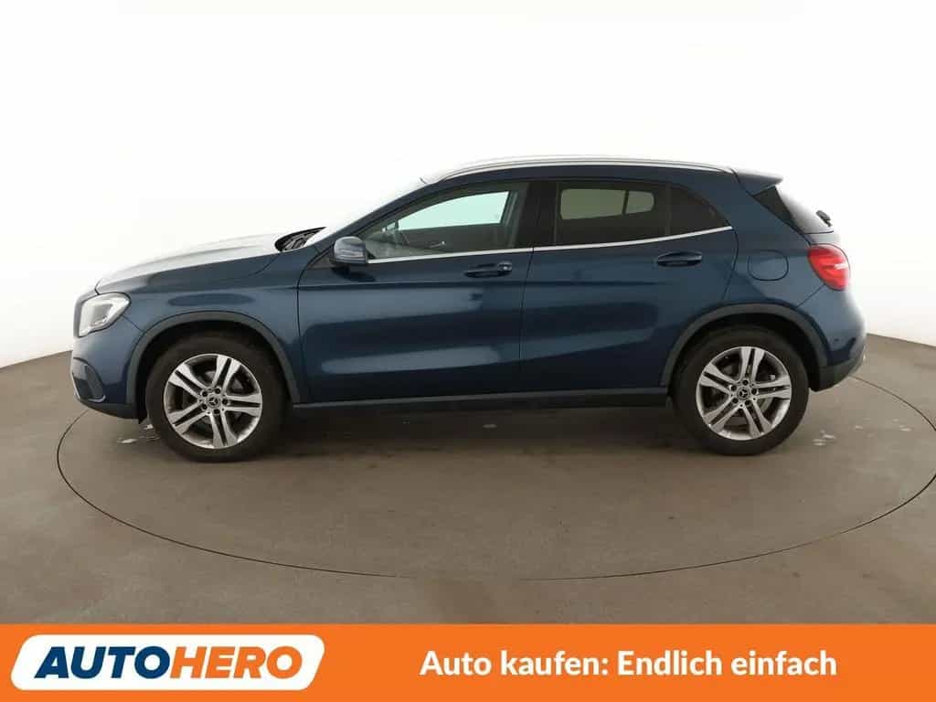 Mercedes-Benz GLA-Class 220 d 4Matic Urban Aut.*NAV*TEMP*PDC*SHZ*AHK 07/2019-photo-2