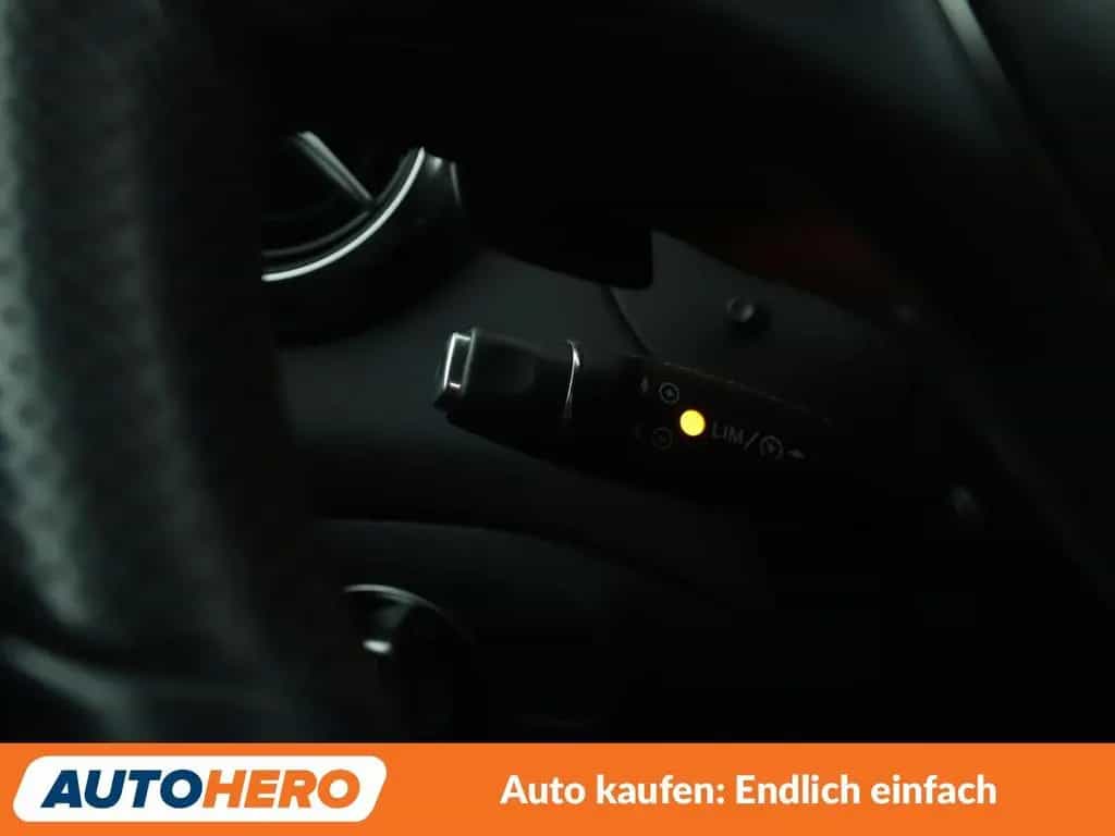 Mercedes-Benz GLA-Class 220 d 4Matic Urban Aut.*NAV*TEMP*PDC*SHZ*AHK 07/2019-photo-25