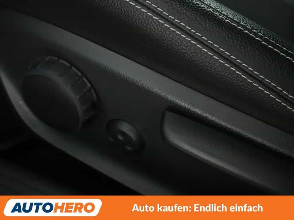 Mercedes-Benz GLA-Class 220 d 4Matic Urban Aut.*NAV*TEMP*PDC*SHZ*AHK 07/2019-photo-29