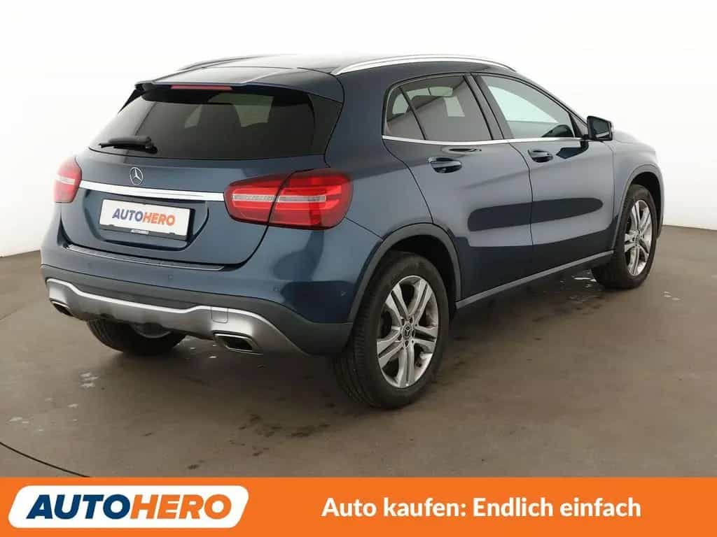 Mercedes-Benz GLA-Class 220 d 4Matic Urban Aut.*NAV*TEMP*PDC*SHZ*AHK 07/2019-photo-5