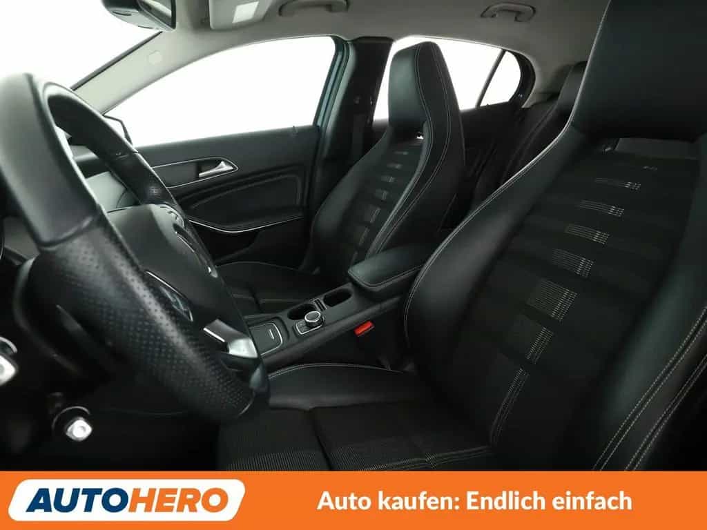 Mercedes-Benz GLA-Class 220 d 4Matic Urban Aut.*NAV*TEMP*PDC*SHZ*AHK 07/2019-photo-9