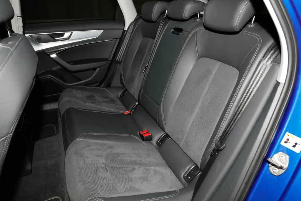 Audi A6 Avant 55 TFSIe quattro S tronic AHK Matrix 11/2022-photo-17