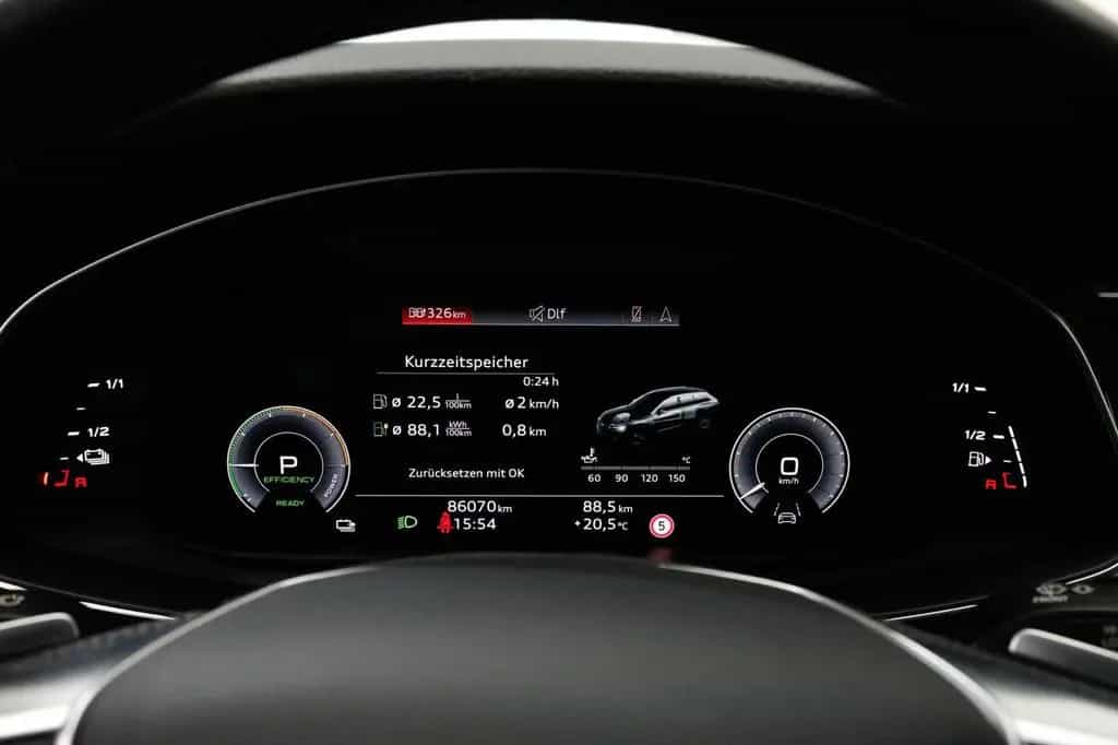Audi A6 Avant 55 TFSIe quattro S tronic AHK Matrix 11/2022-photo-21