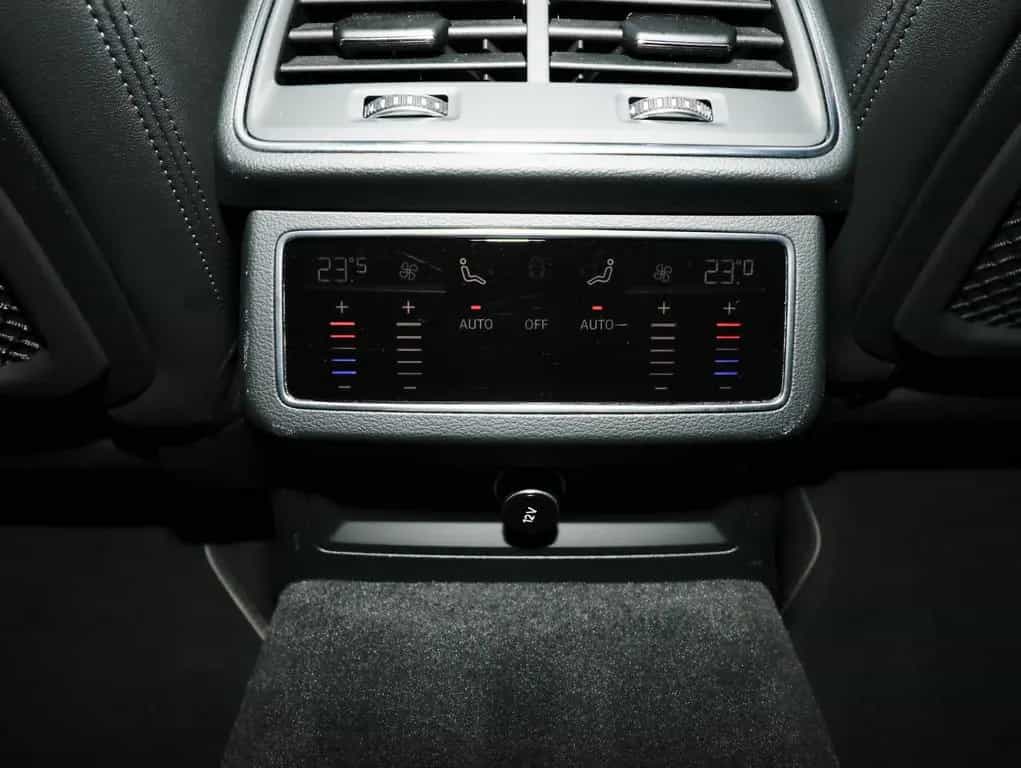 Audi A6 Avant 55 TFSIe quattro S tronic AHK Matrix 11/2022-photo-30