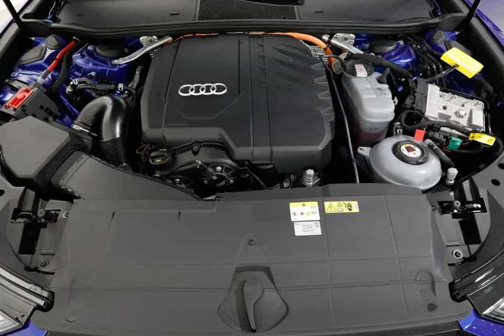 Audi A6 Avant 55 TFSIe quattro S tronic AHK Matrix 11/2022-photo-31