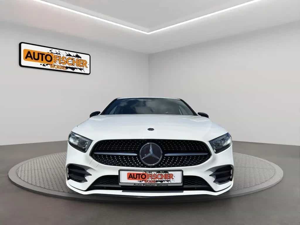 Mercedes-Benz A 180 AMG-Line  Night-Paket  LED 05/2019-photo-1
