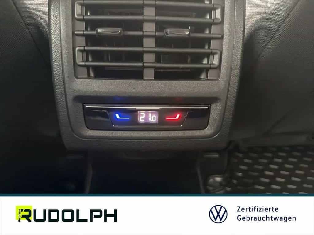 Volkswagen Golf VIII Style 1.5 eTSI DSG Navi ACC LED SHZ Fe 01/2022-photo-16