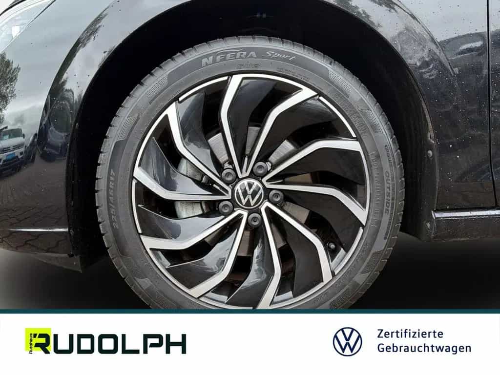 Volkswagen Golf VIII Style 1.5 eTSI DSG Navi ACC LED SHZ Fe 01/2022-photo-6