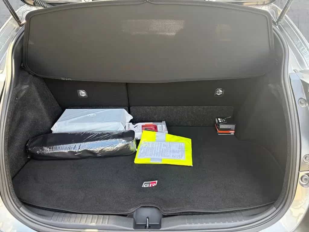 Toyota Yaris GR 1.6 Allrad LED+APP+ACC+SHZ+RFK+DAB 11/2024-photo-13