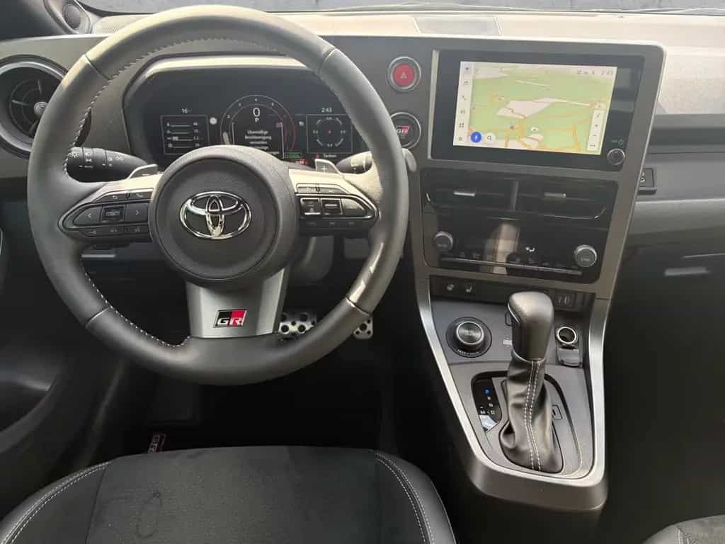 Toyota Yaris GR 1.6 Allrad LED+APP+ACC+SHZ+RFK+DAB 11/2024-photo-8