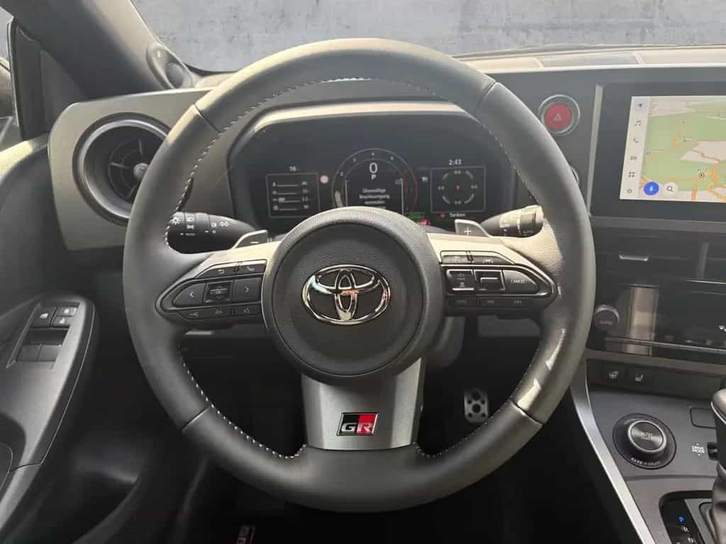 Toyota Yaris GR 1.6 Allrad LED+APP+ACC+SHZ+RFK+DAB 11/2024-photo-9