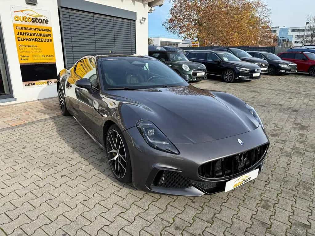Maserati GranTurismo 3.0 V6 Trofeo AWD *HUD, Leder, Sonos 06/2025-photo-1