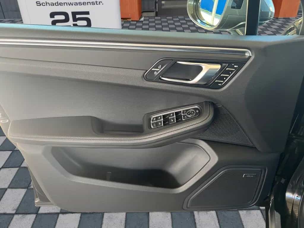 Porsche Macan T III Gen. Panorama Bose Kamera 04/2024-photo-15