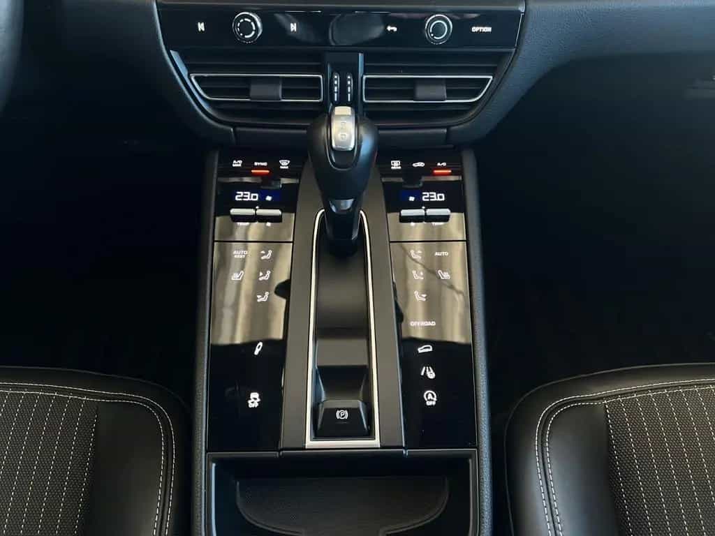 Porsche Macan T III Gen. Panorama Bose Kamera 04/2024-photo-6