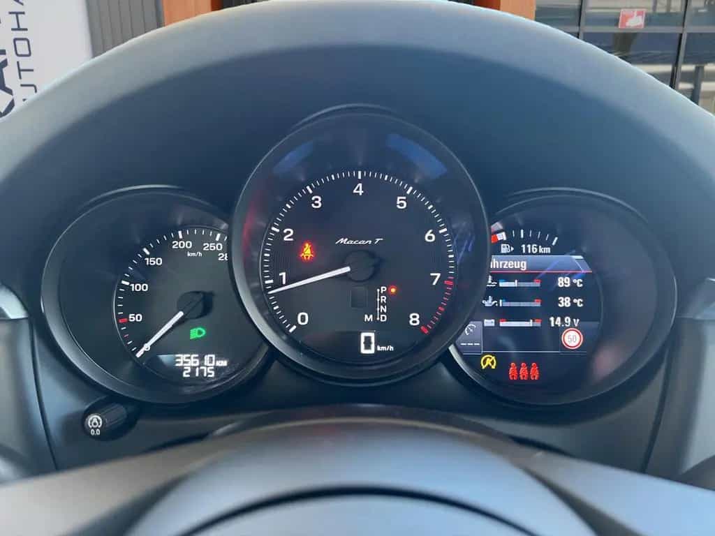 Porsche Macan T III Gen. Panorama Bose Kamera 04/2024-photo-8