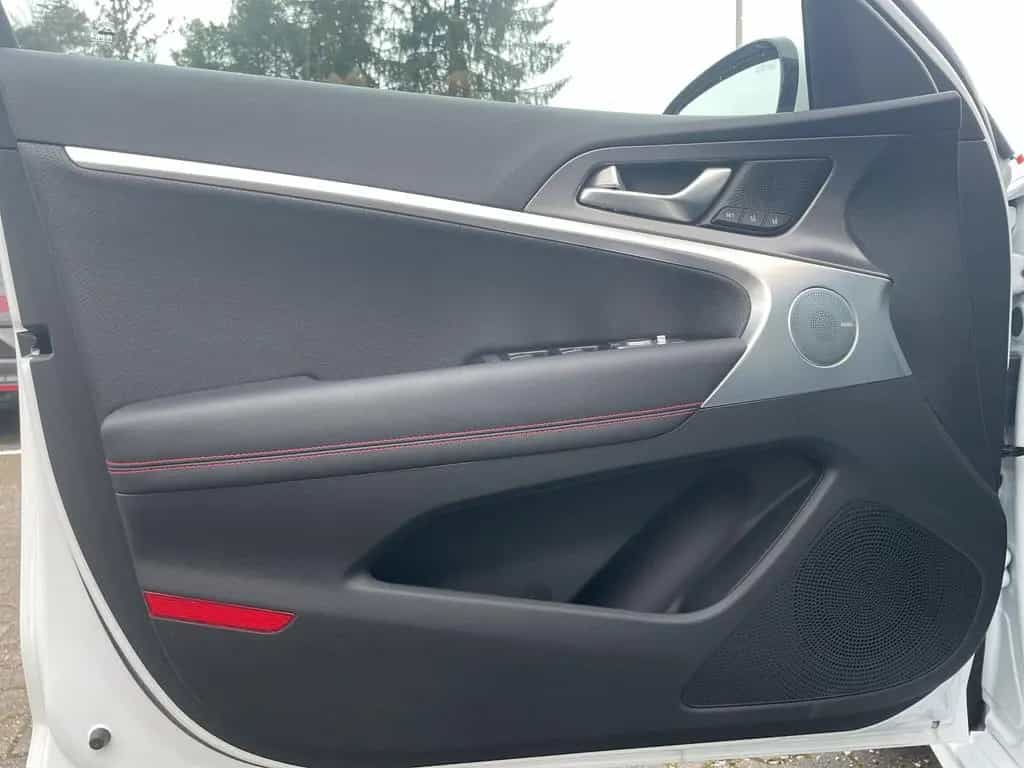 Genesis G70 Sport 2.0T AWD*SHZ v/h*HUD*360 Kamera*Memory 05/2025-photo-17