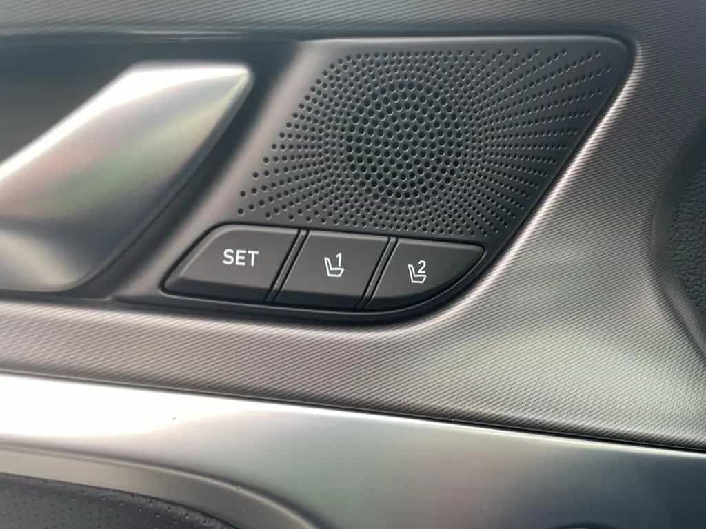 Genesis G70 Sport 2.0T AWD*SHZ v/h*HUD*360 Kamera*Memory 05/2025-photo-22