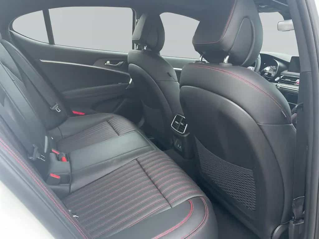Genesis G70 Sport 2.0T AWD*SHZ v/h*HUD*360 Kamera*Memory 05/2025-photo-9