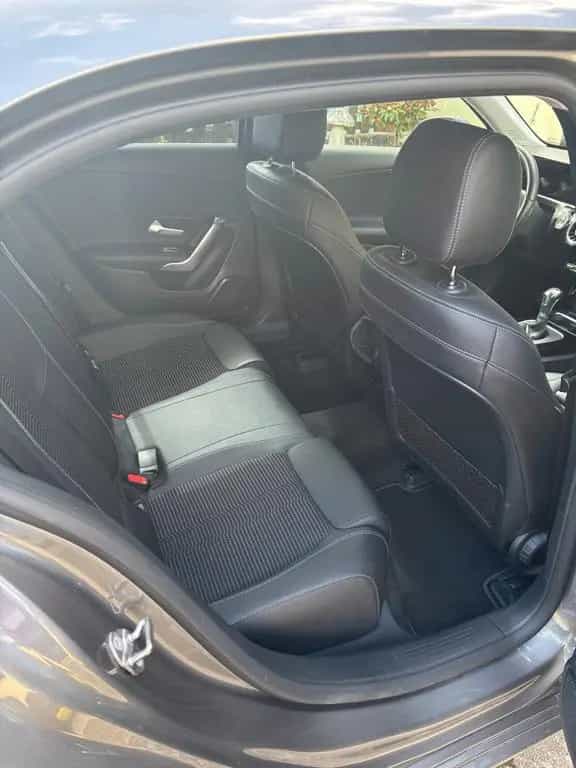 Mercedes-Benz A-Class 200 - 04/2019-photo-11
