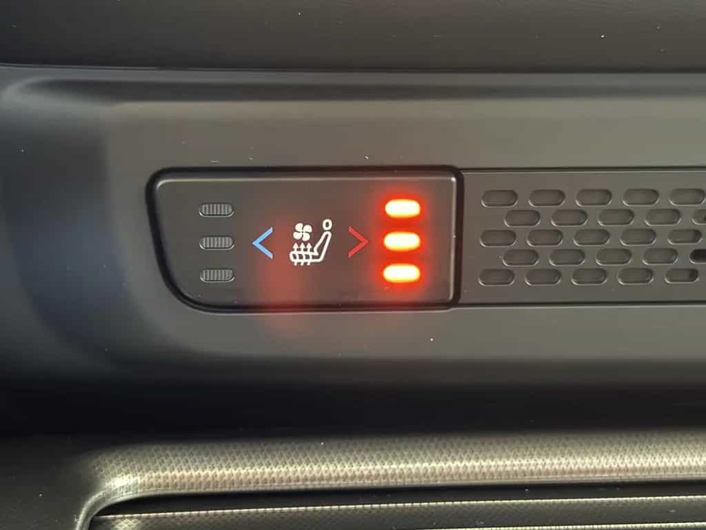 KGM Rexton 2,2 D Autom. AWD BLACKAHK 360° GJR 4xSH 12/2025-photo-23