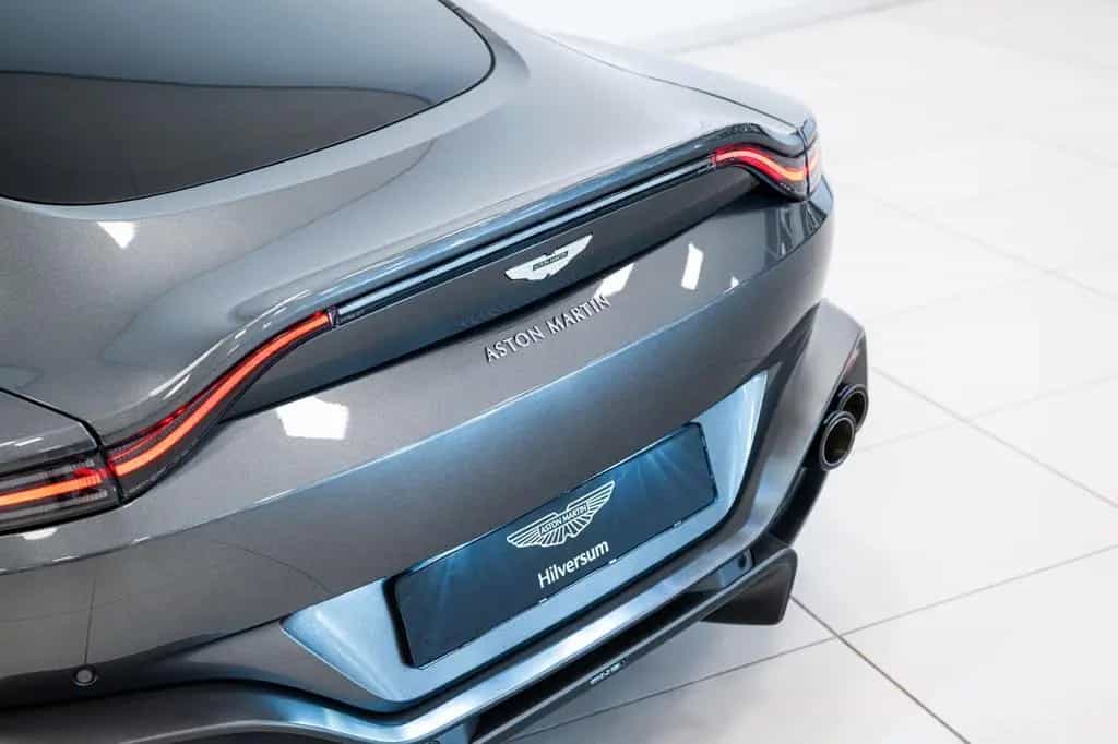 Aston Martin Vantage Coupe | Carplay | Dealermaintained 10/2021-photo-10