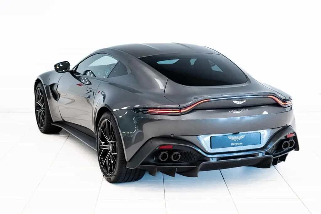 Aston Martin Vantage Coupe | Carplay | Dealermaintained 10/2021-photo-2