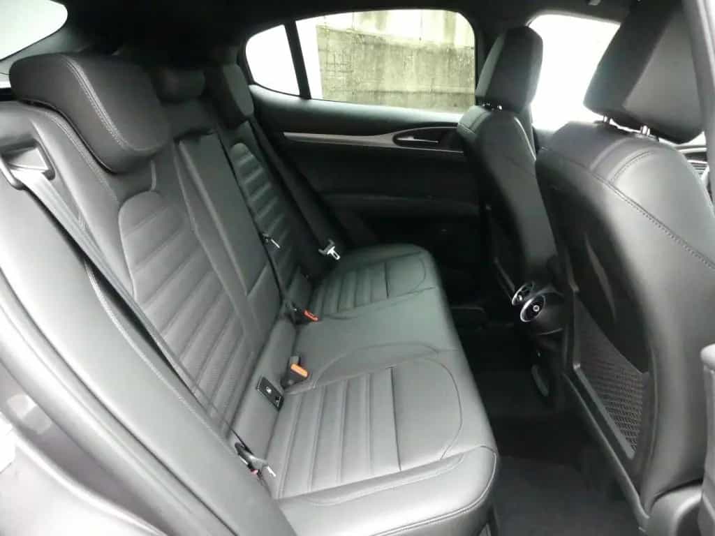 Alfa Romeo Stelvio VELOCE 2.2 DIESEL 16V 210 PS AT8 Q4 04/2026-photo-12