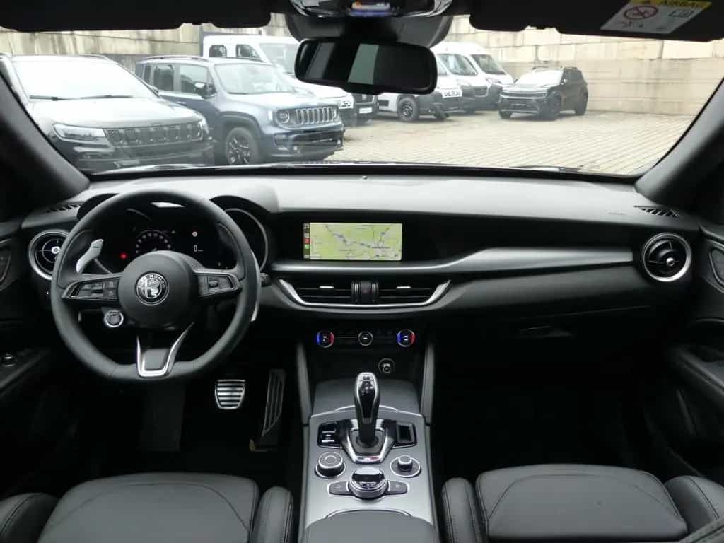 Alfa Romeo Stelvio VELOCE 2.2 DIESEL 16V 210 PS AT8 Q4 04/2026-photo-13