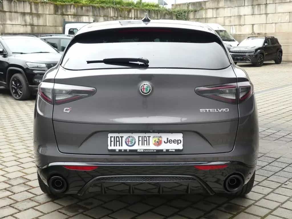 Alfa Romeo Stelvio VELOCE 2.2 DIESEL 16V 210 PS AT8 Q4 04/2026-photo-3