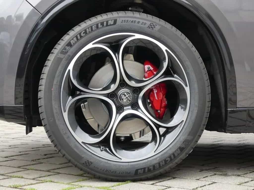 Alfa Romeo Stelvio VELOCE 2.2 DIESEL 16V 210 PS AT8 Q4 04/2026-photo-37