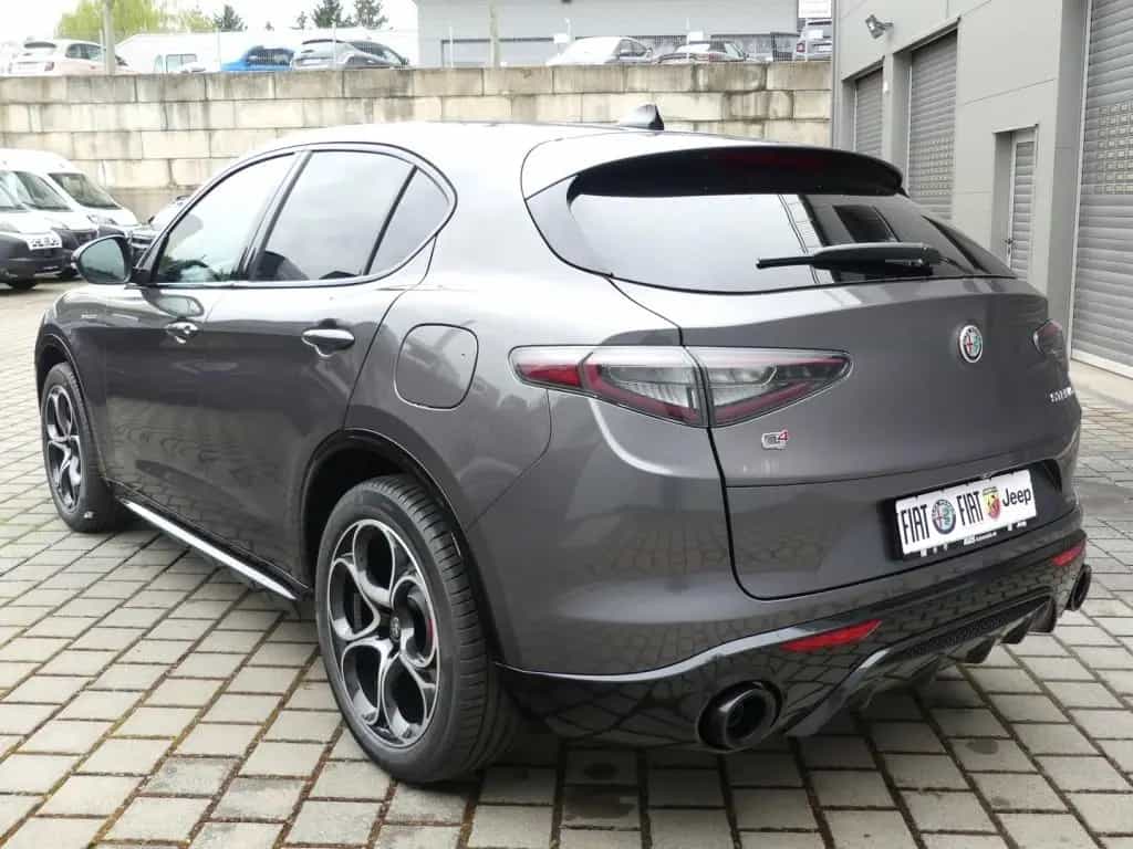 Alfa Romeo Stelvio VELOCE 2.2 DIESEL 16V 210 PS AT8 Q4 04/2026-photo-4