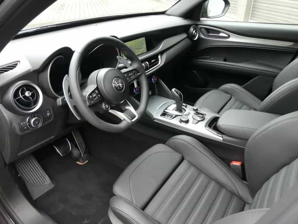 Alfa Romeo Stelvio VELOCE 2.2 DIESEL 16V 210 PS AT8 Q4 04/2026-photo-8