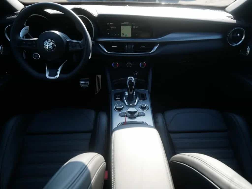 Alfa Romeo Stelvio VELOCE 2.2 DIESEL 16V 210 PS AT8 Q4 PREM 04/2026-photo-22