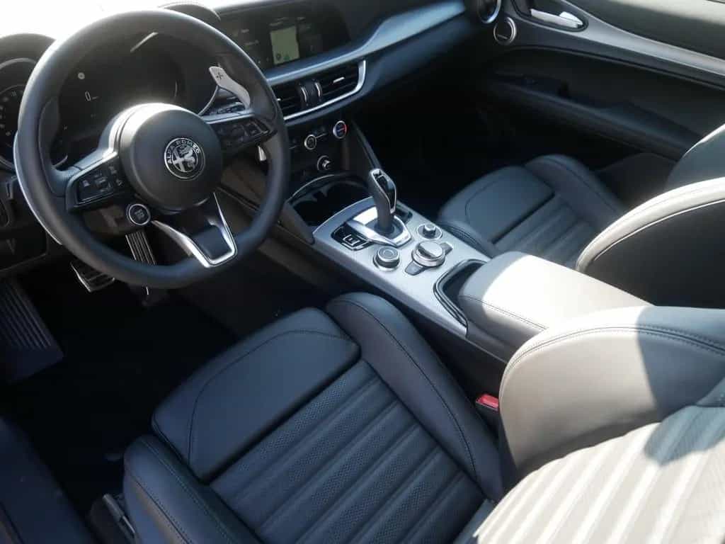 Alfa Romeo Stelvio VELOCE 2.2 DIESEL 16V 210 PS AT8 Q4 PREM 04/2026-photo-9