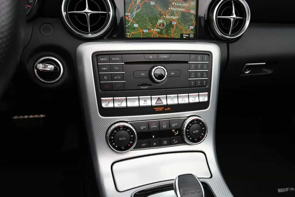 Mercedes-Benz SLC-Class 43 AMG MAGIC SKY*AIRSCARF*COMAND*DISTRO*MEMO 04/2017-photo-13