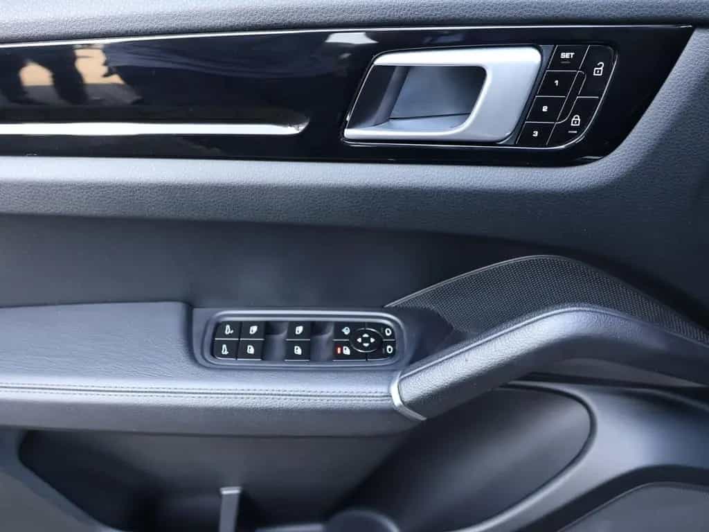 Porsche Cayenne Allrad Leder Memory ACC RFK 05/2019-photo-22