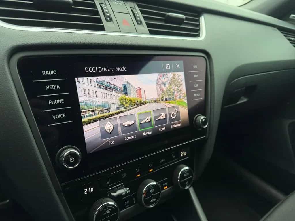 Skoda Octavia RS Combi 2.0 TSI ACC+PDC+KAM+NAVI+SHZ 06/2020-photo-25