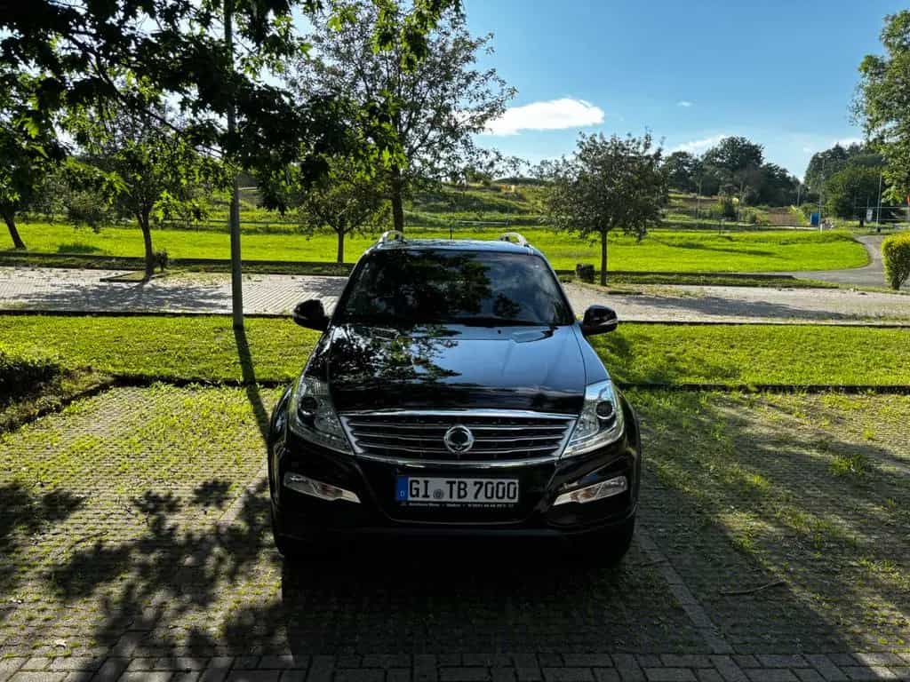 Ssangyong REXTON 2.2 4WD Automatik Leder Navi AHK MwSt. 12/2017-photo-1