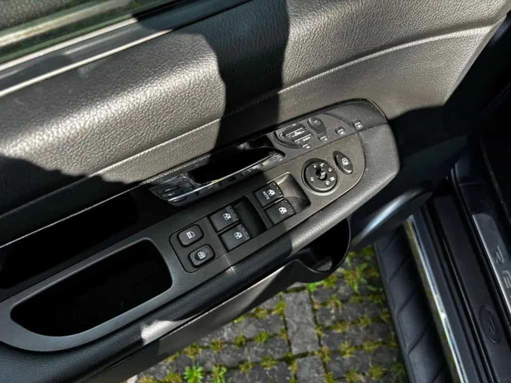 Ssangyong REXTON 2.2 4WD Automatik Leder Navi AHK MwSt. 12/2017-photo-11