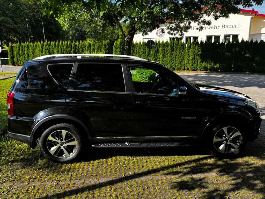 Ssangyong REXTON 2.2 4WD Automatik Leder Navi AHK MwSt. 12/2017-photo-2