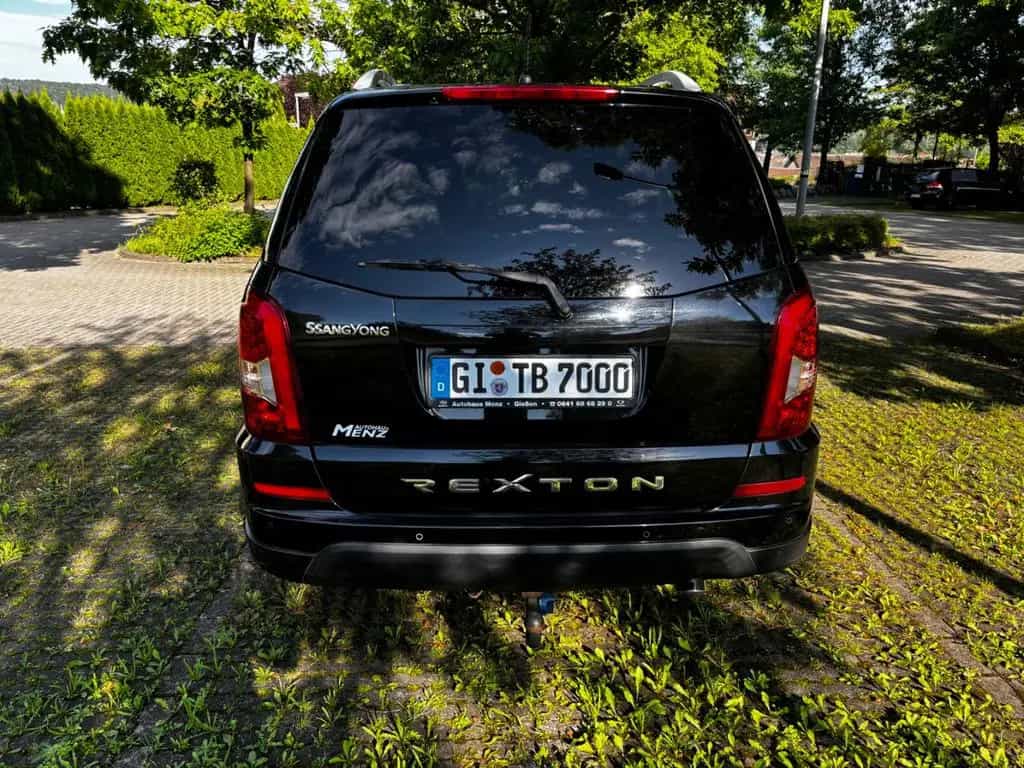 Ssangyong REXTON 2.2 4WD Automatik Leder Navi AHK MwSt. 12/2017-photo-4