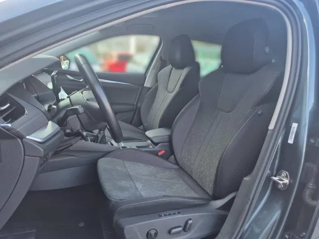 Skoda Octavia Combi First Edition 110kw TSI AHK*NAVI* 06/2020-photo-4