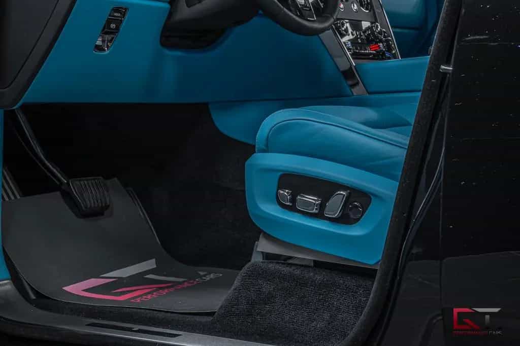 Rolls-Royce Cullinan II Production26 4Seat TV Screen Facia null-photo-25