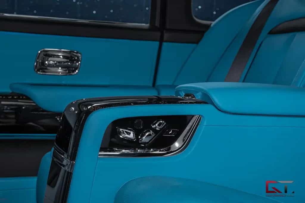 Rolls-Royce Cullinan II Production26 4Seat TV Screen Facia null-photo-33
