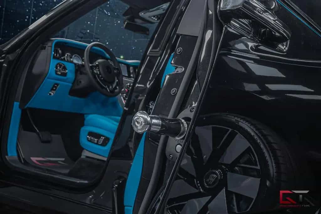 Rolls-Royce Cullinan II Production26 4Seat TV Screen Facia null-photo-8