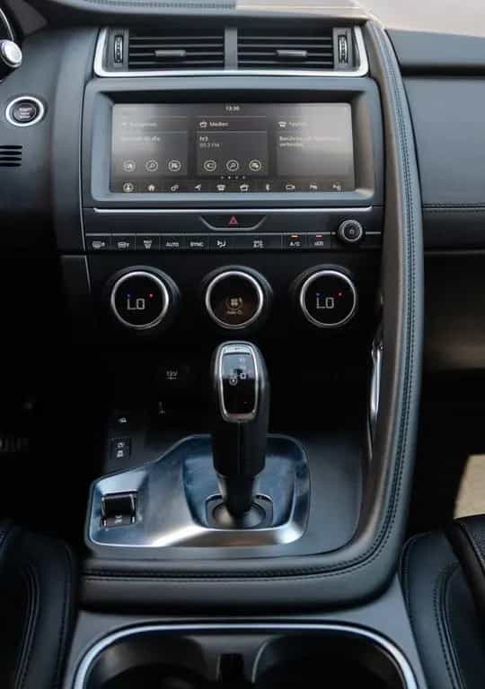 Jaguar E-Pace 2.0 S AWD 1.HAND|KAMERA|LED|KEYLESS|SPURH 05/2020-photo-17