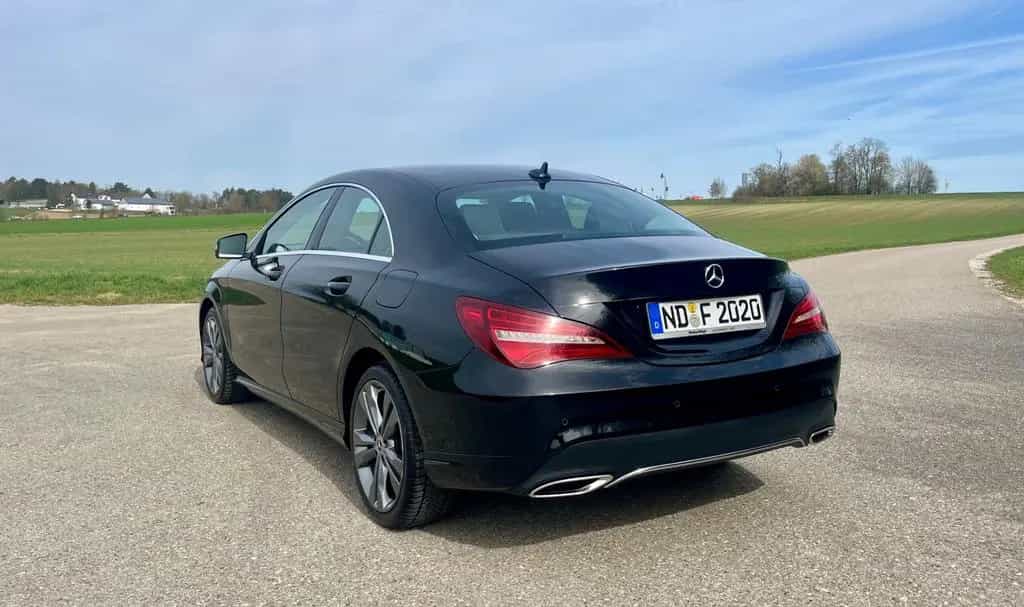 Mercedes-Benz CLA-Class 180 - AMG - 04/2018-photo-2